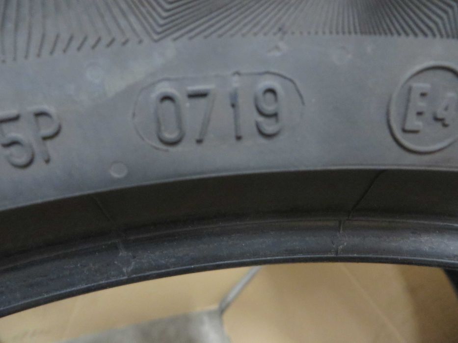 18 '' 235/50/18 Continental Premium Contact 6 lato