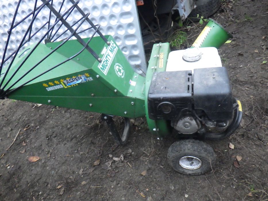 HONDA Mocny Profesjonalny   Rozdrabniacz Łuparka do Gałęzi Mobilny