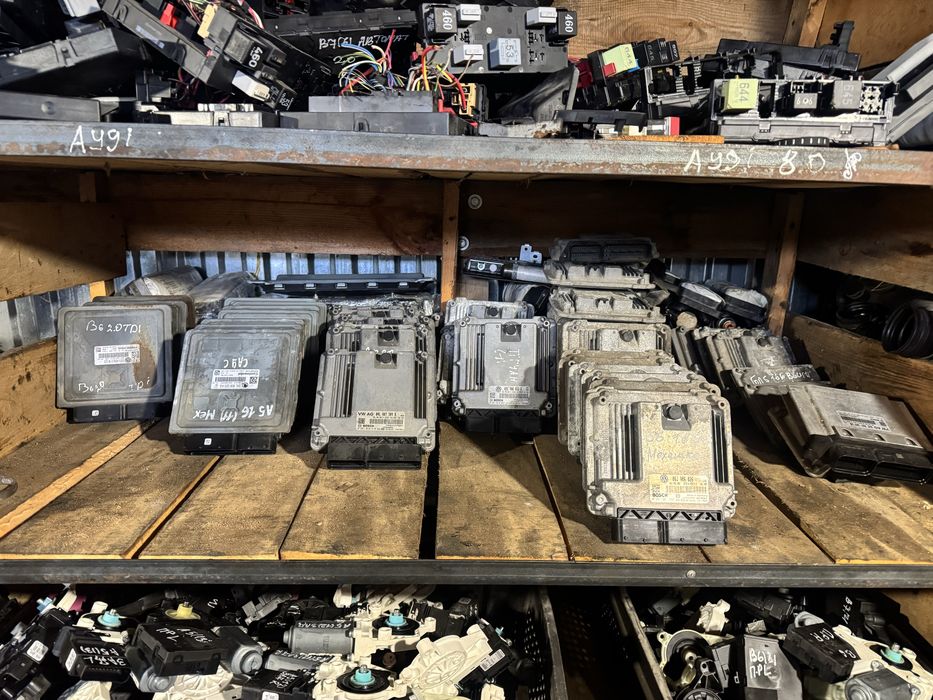 Блок керування двигуном ЕБУ VAG Volkswagen Skoda Audi 2000-2024