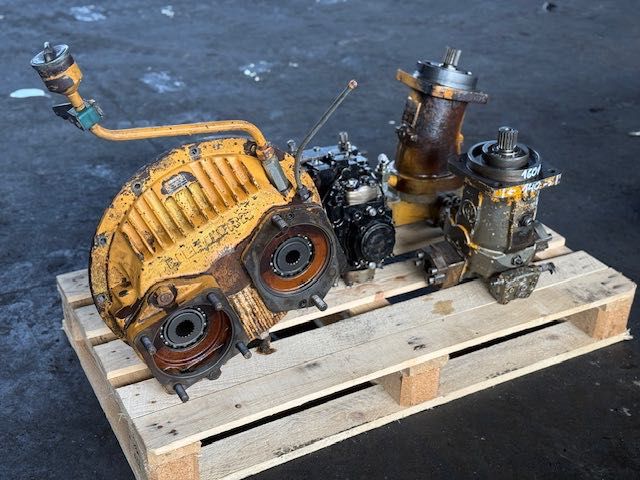 LIEBHERR L 541 ładowarka kołowa komplet pomp