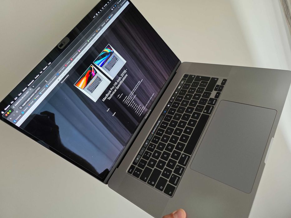 MacBook Pro 16" 2019 i9 16GB / 1TB (macOS Tahoe 26.2)