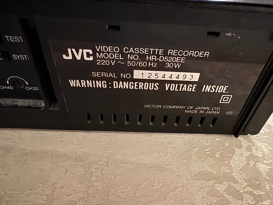 Відеомагнітофон JVS