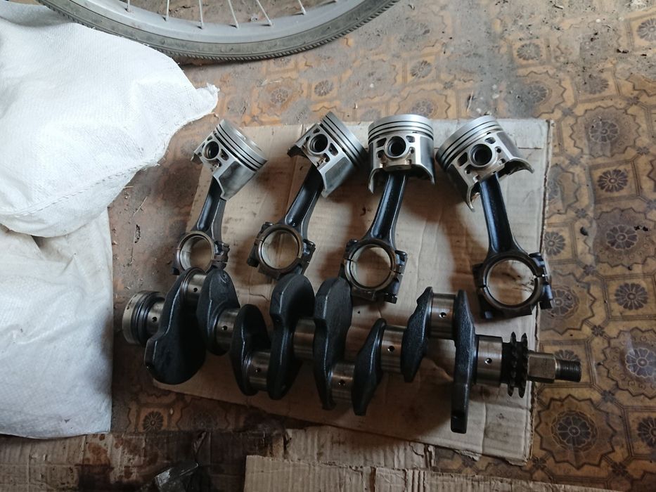 Продам блок ,головка двигуна ваз 2106 21213