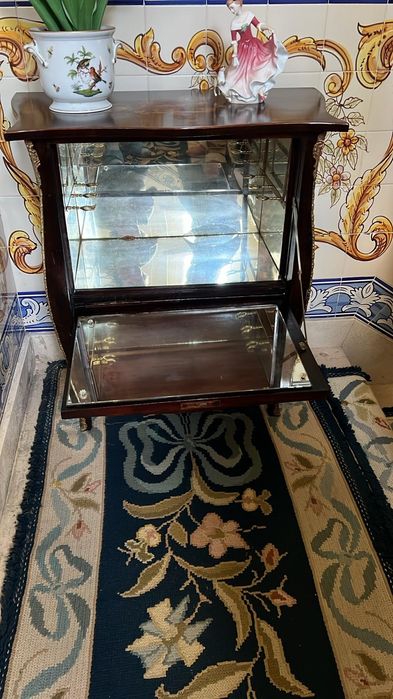 Móvel bar em nogueira