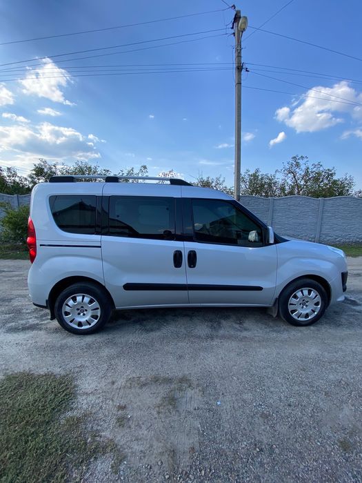 Fiat Doblo 2012 год,пассажир 7мест
