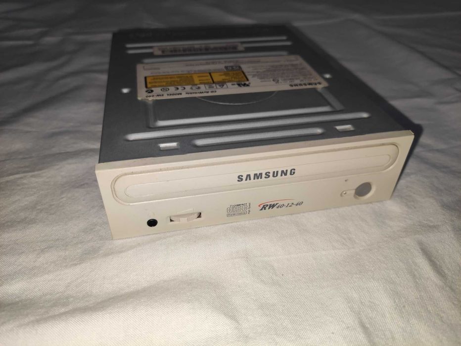 3 Drives 5.25'' Samsung LG