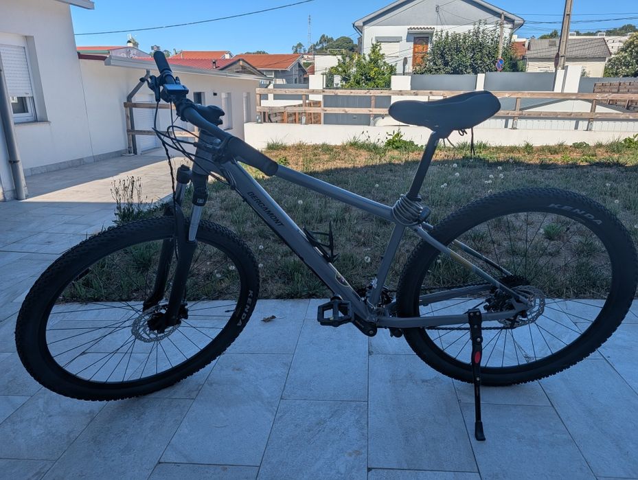 Bicicleta Aro 29 praticamente nova tenho nota fiscal
