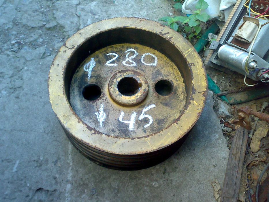 Шкив двигателя  1к 62Д.   280-конус 42-45 мм        .