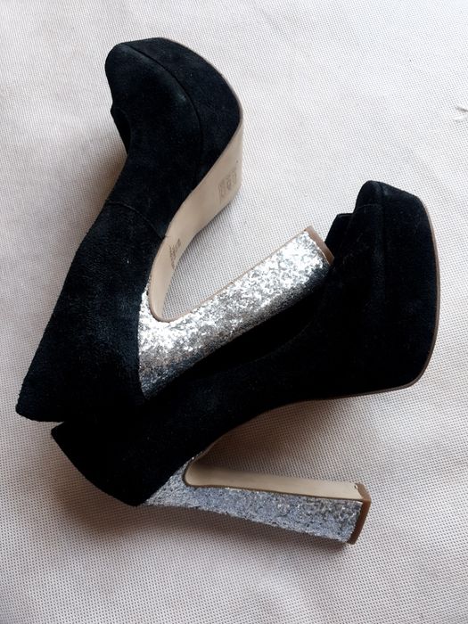 Buty na srebrnym obcasie 39 ze skóry naturalnej zamszowej