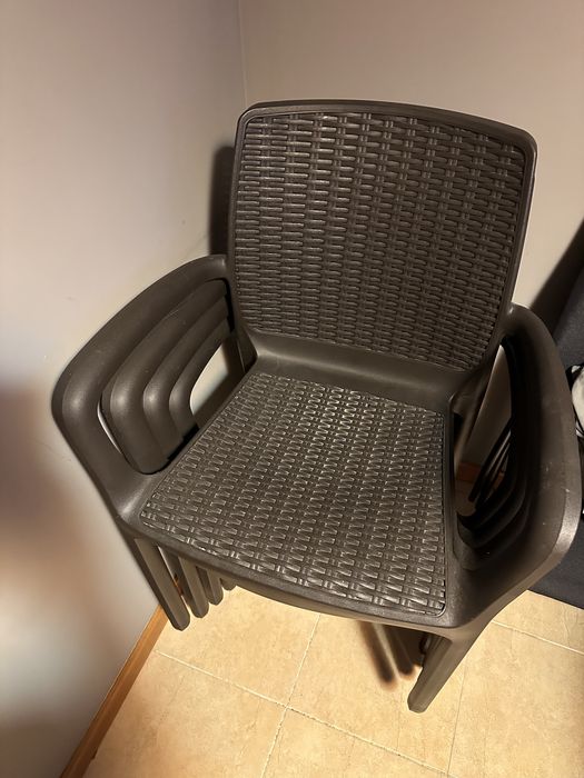 Mesa com 4 cadeiras