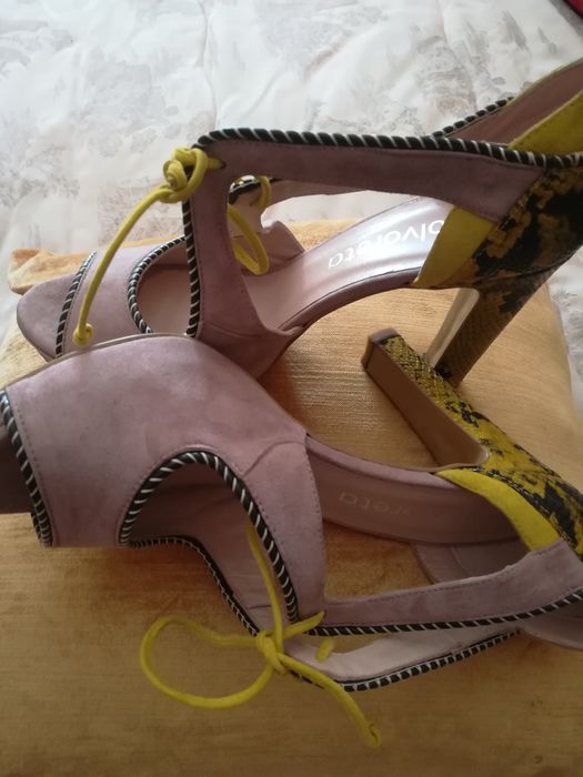 Sandalias da marca ANGARI