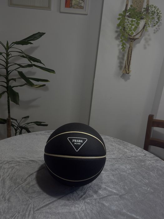 Bola de Basket Prada