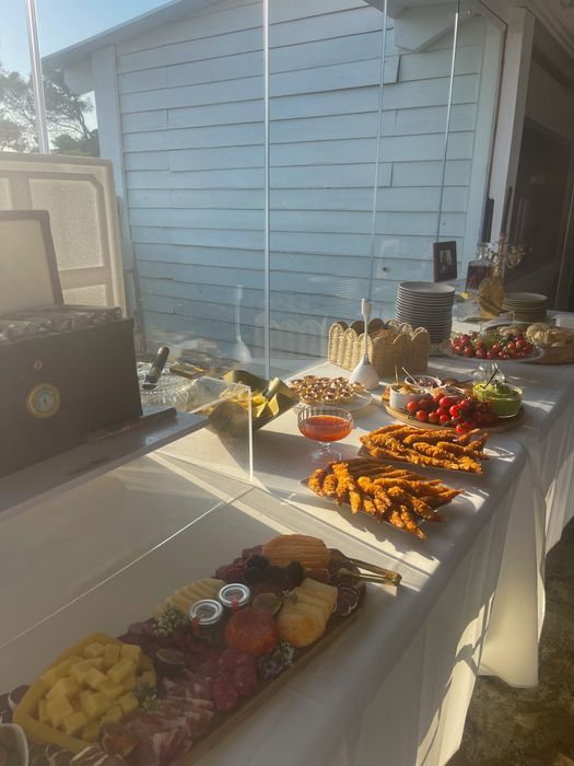 Aluguer de Carrinhos Gourmet para Eventos – Pipocas, Algodão Doce, Gelados, Açaí, Poké, Panquecas, Hambúrgueres e Cocktail Bar