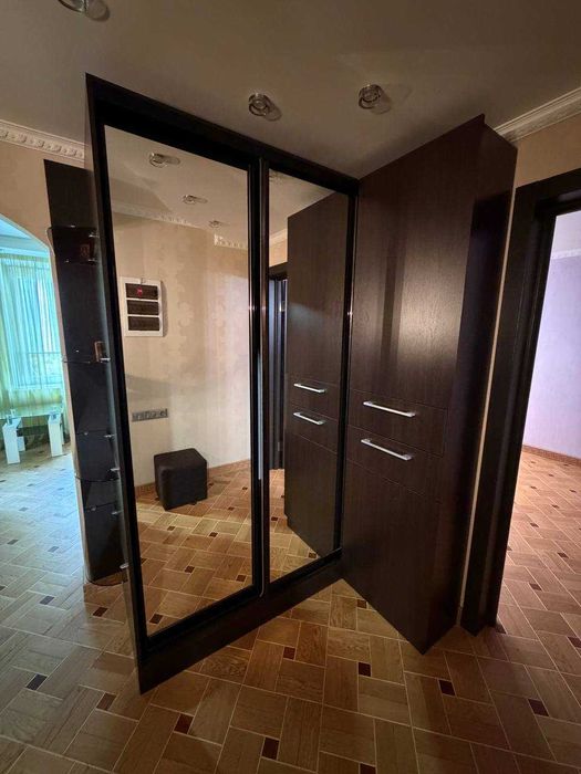Впервые сдается 2 ком. кв от  м. Студенческая, 2 дом евроремонт,