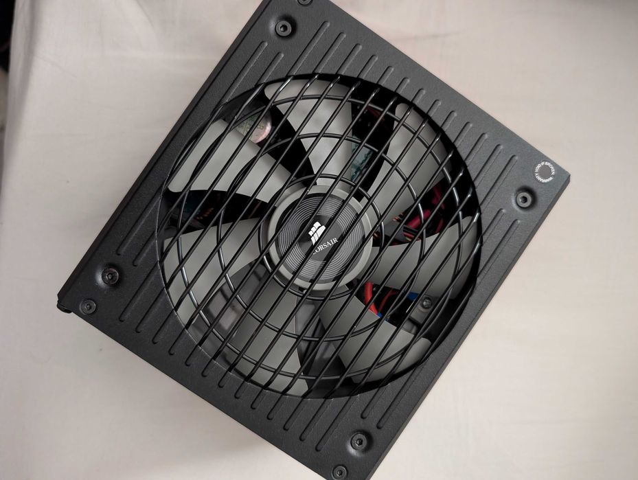 Fonte de alimentação Corsair RM 650