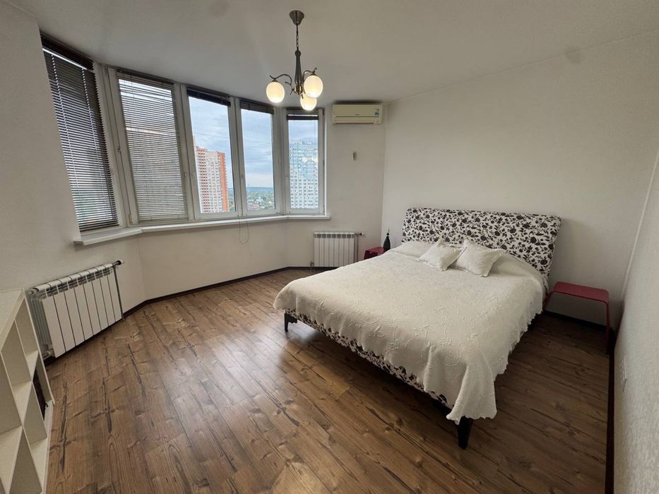 Оренда 2 кімнатної квартири 80 м² Позняки Осокорки вул Бориса Гмирі 2 Новобудова Дві окремі кімнати Метро поруч Простора кухня