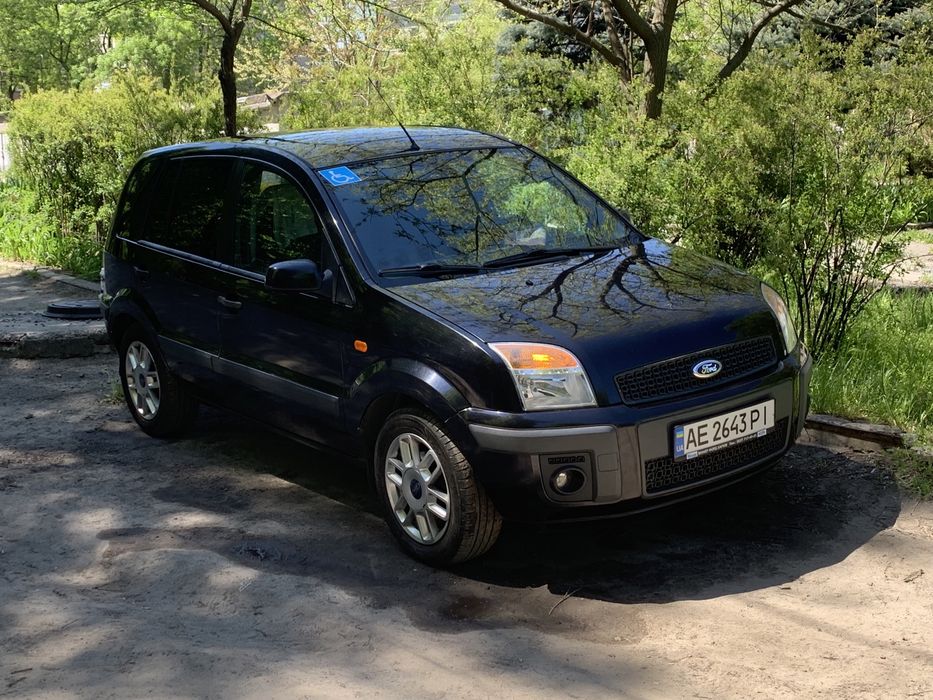Ford Fusion 2008 год 1,6л официал