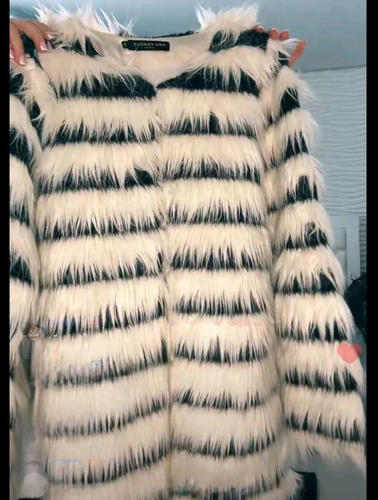 Класна цікава  шубка