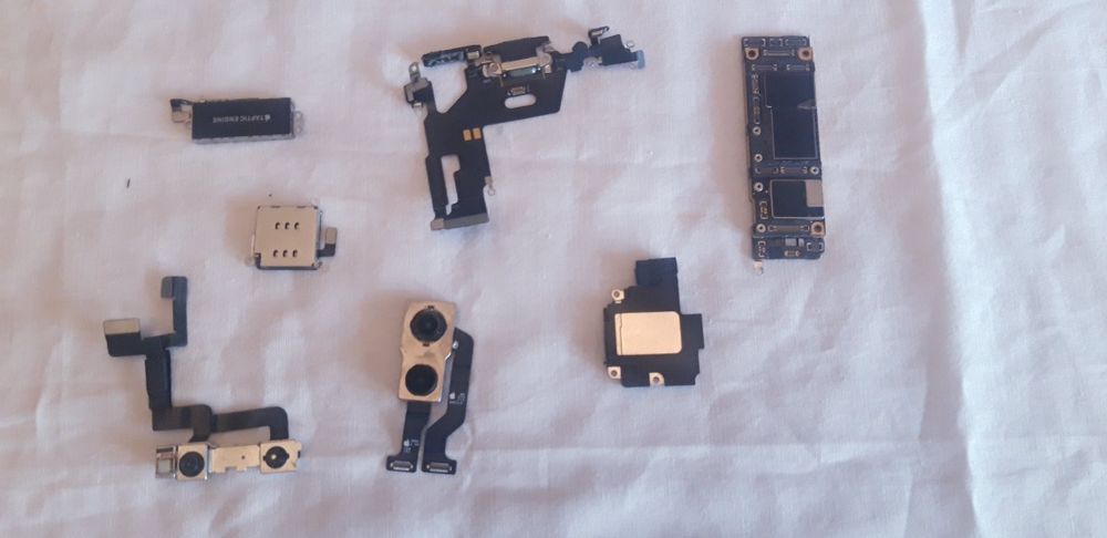 iPhone 11 reparação ou aproveitamento de peças ler discrição.