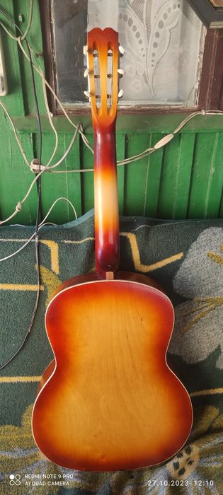 Продам гитару времён СССР