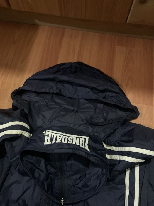 Вітровка lonsdale L