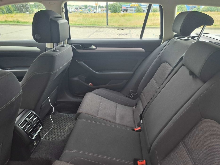Volkswagen Passat B8 Variant Cofortline 1,8 TSI o mocy 180