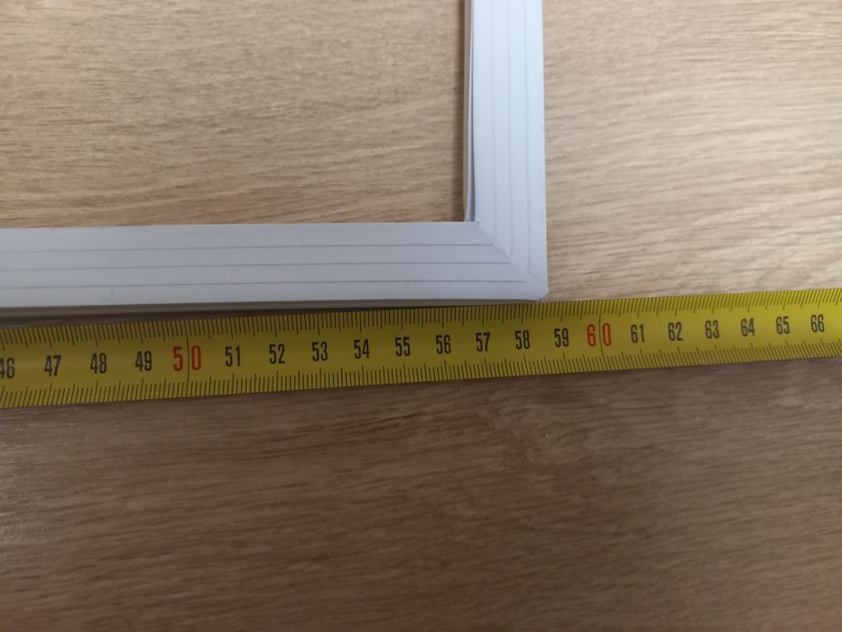 Ущільнювач  на морозильну камеру.