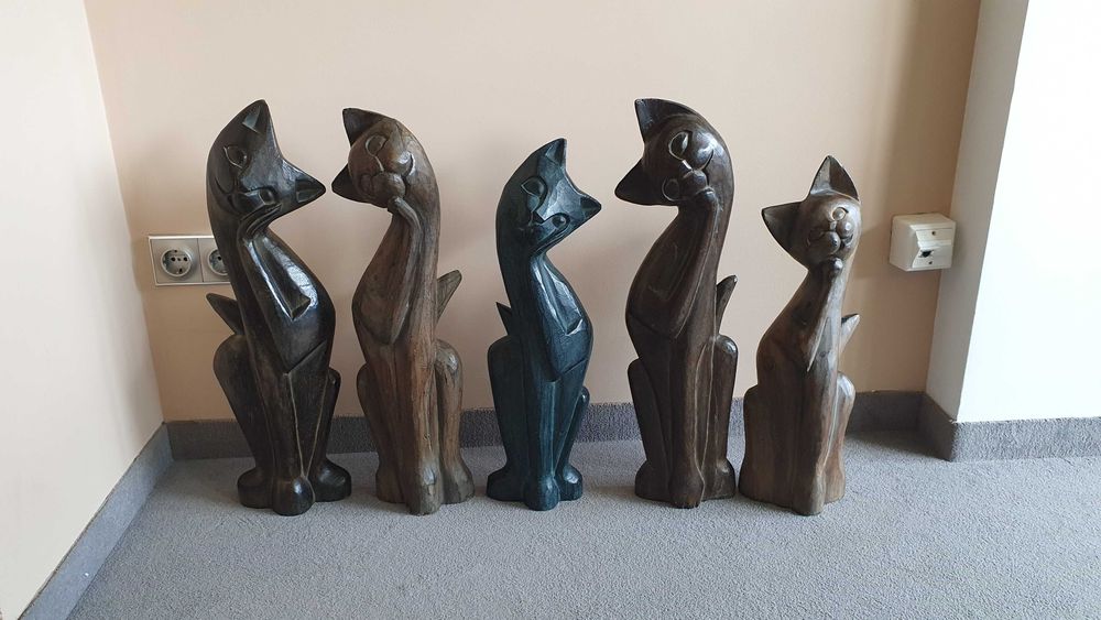 Статуетки з дерева. Індонезія. Верблюд. Жирафа. Кіт.