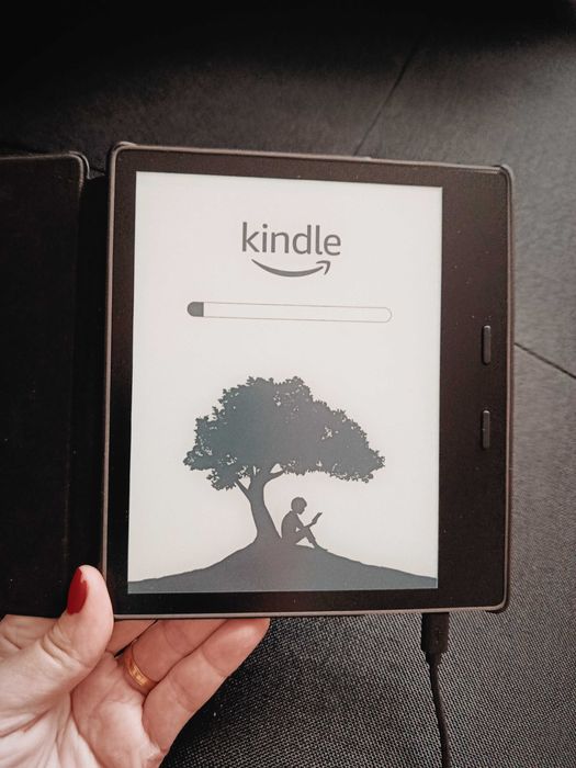 Amazon Kindle Oasis 10th Generation 32GB 7" Wi-Fi Waterproof / Used64309676071170123