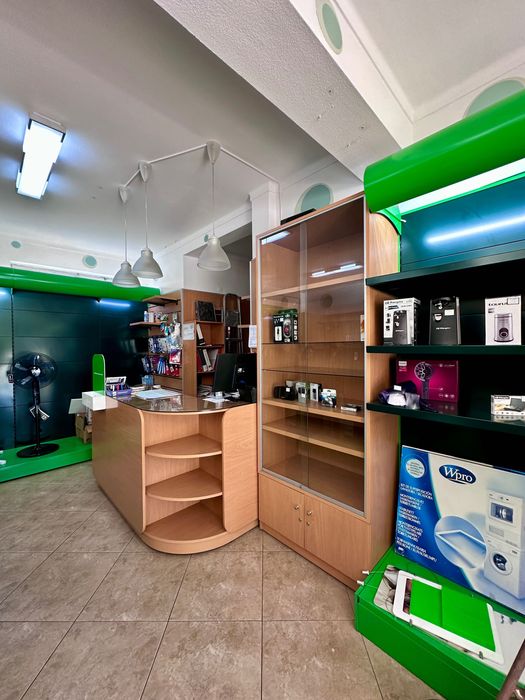 Vendo estantes para espaço comercial