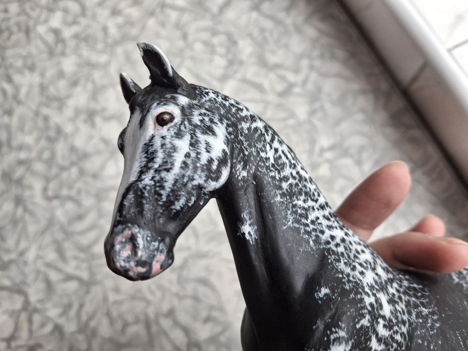 Фигурка лошади Breyer