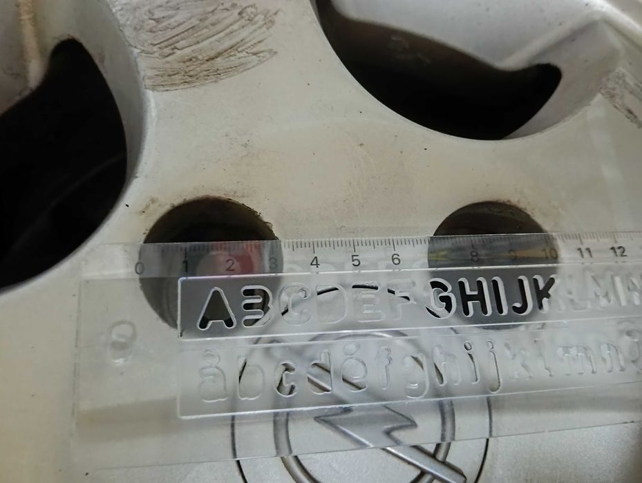 5 JANTES OPEL CORSA com pneus 165/65 R14 FURAÇÃO 4X100