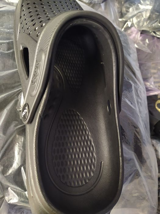 Крокси чоловічі,шльпки,тапки.