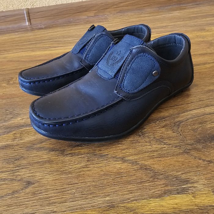 Eleganckie buty mokasyny granatowe r. 32