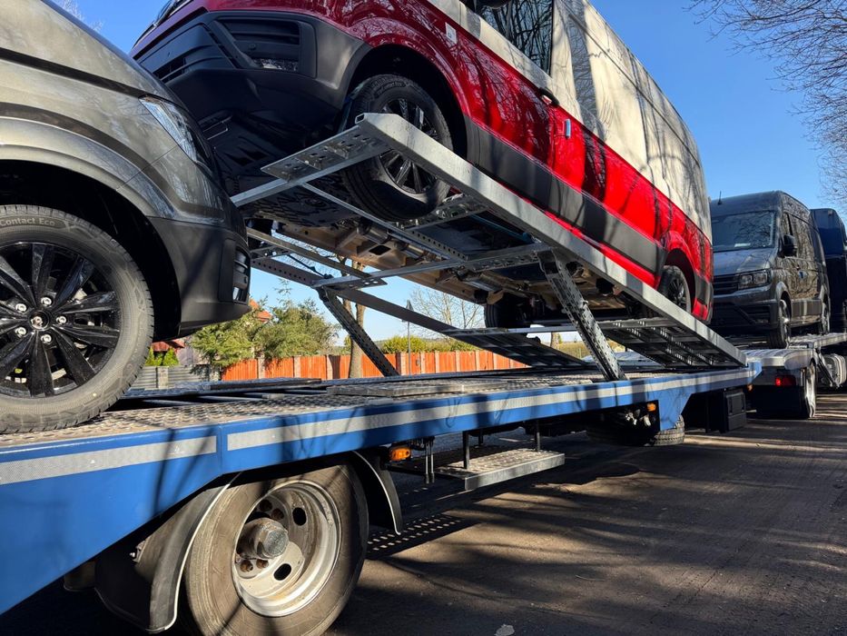 Przyczepa laweta autotransporter