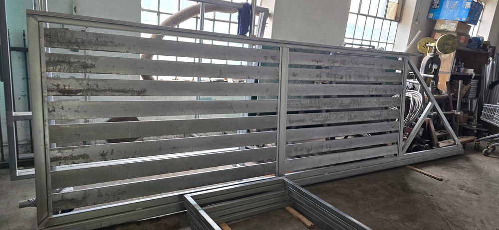 Brama palisada metalowa, przesuwna 4m