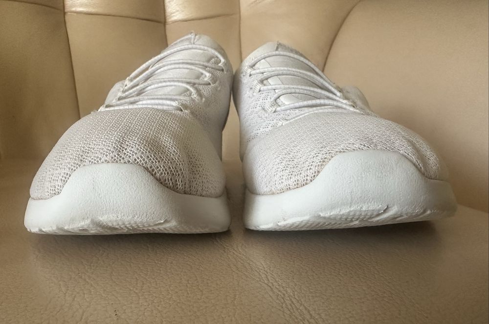 Легкие кроссовки SKECHERS Dynamight.