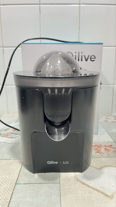 Espremedor de Citrinos Elétrico Qilive – (Preto)