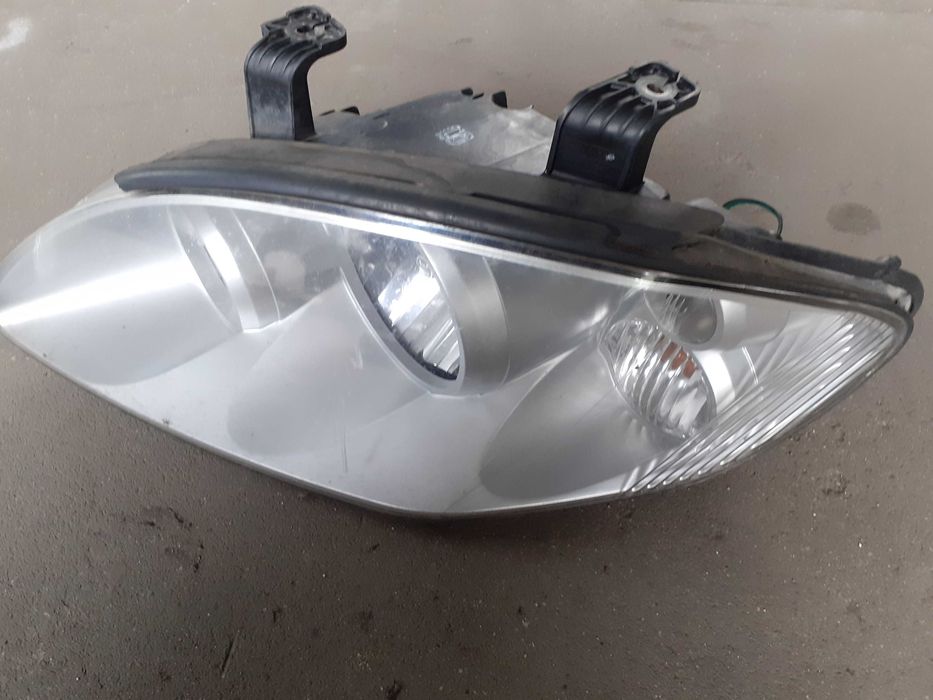 Lampa lewa przednia Ssangyong Rodius