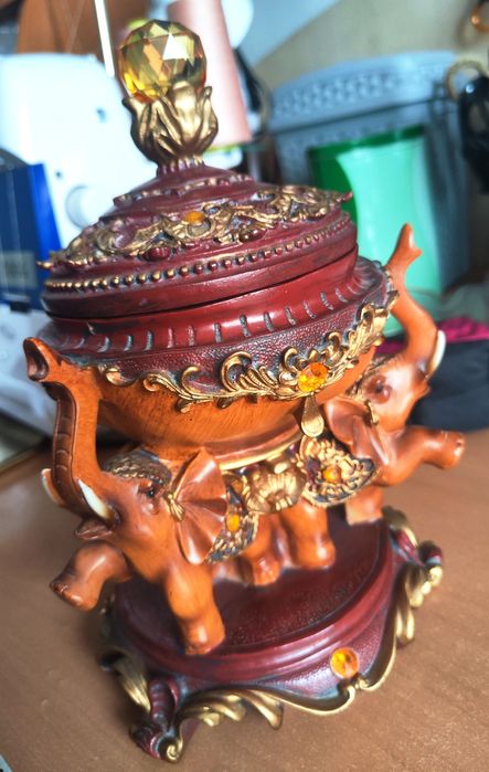 Продам декоративну штукатулку