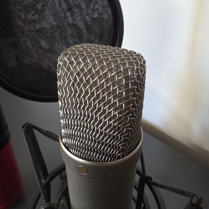 Dwa mikrofony RODE NT1, SCARLET CM25