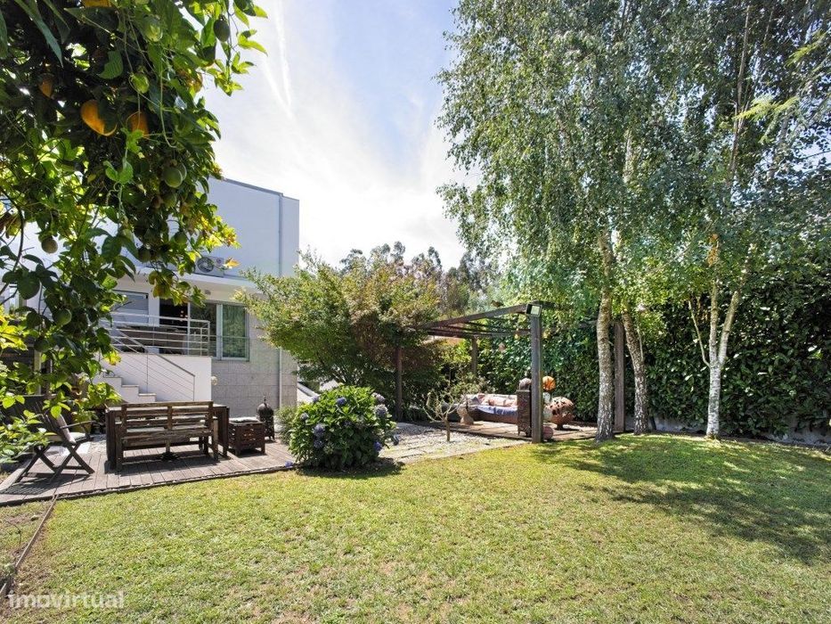 Moradia T3 em Vale S. Cosme- Piscina e jardim privativo