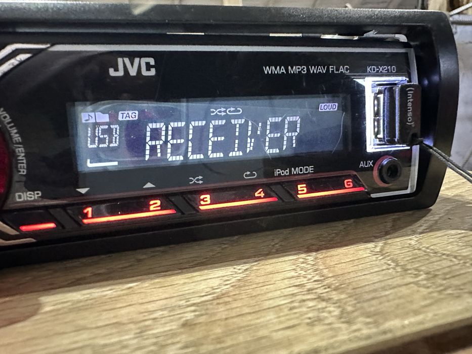 JVC магнітола в авто