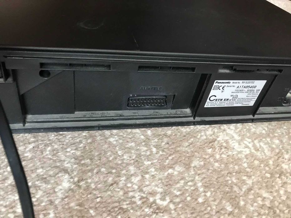 Продам видеомагнитофон Panasonic