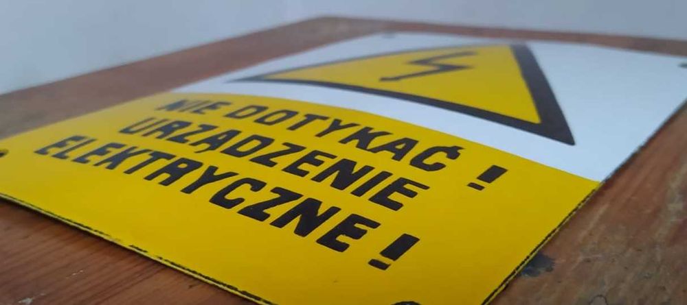 Tabliczki emaliowane: Nie dotykać! urządzenie elektryczne, prl 2szt