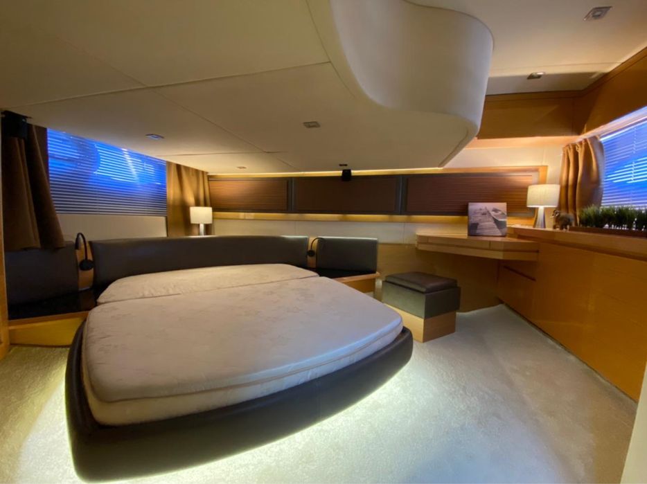 Яхта Atlantis 50x4