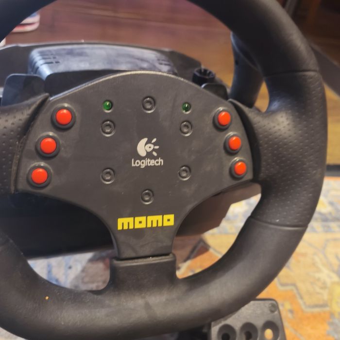 Kierownica Logitech Momo Racing
