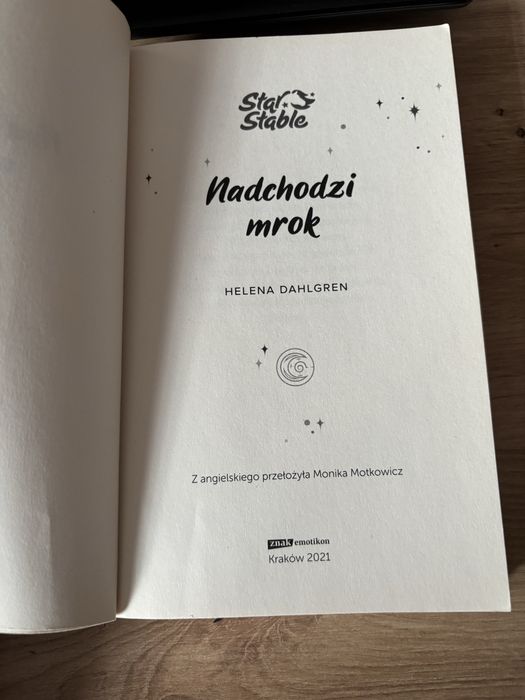 Książka star stable „nadchodzi mrok”