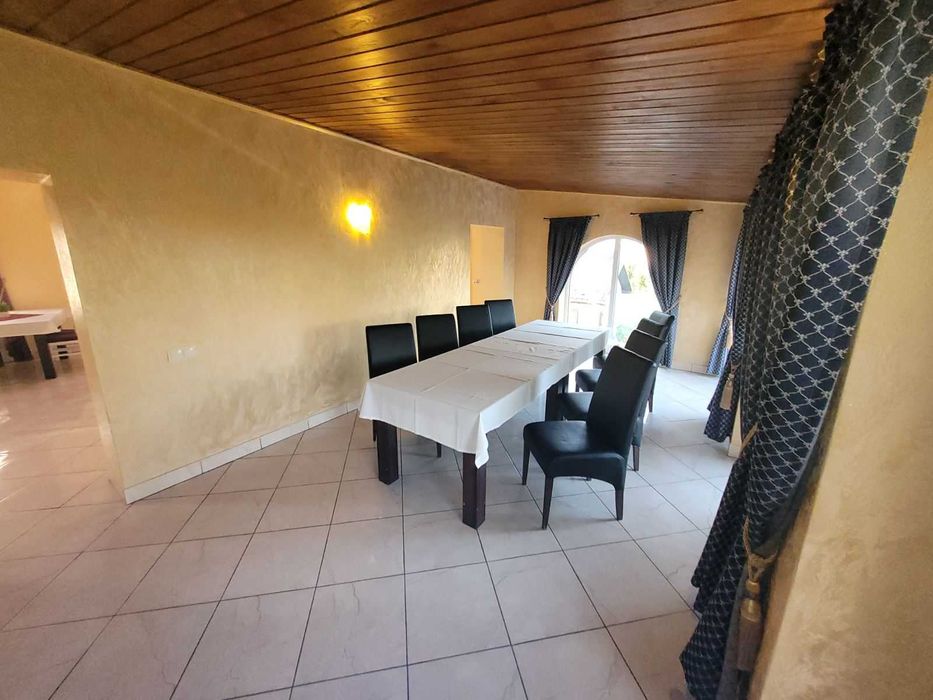 Приміщення діючого ресторану, м. Радехів