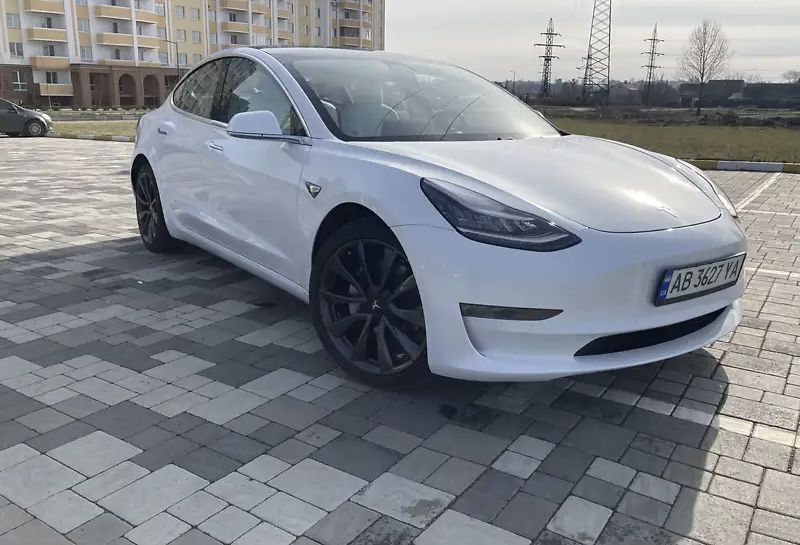 Продам TESLA 3 long range DUAL MOTOR 4x4